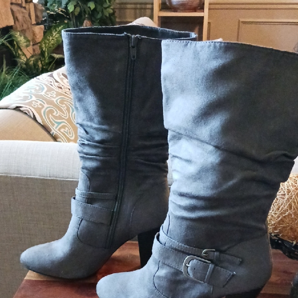 Apt. 9 Women's Gray Heeled Boots
